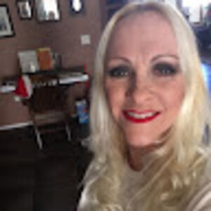 Meet your Posher, Sayonna